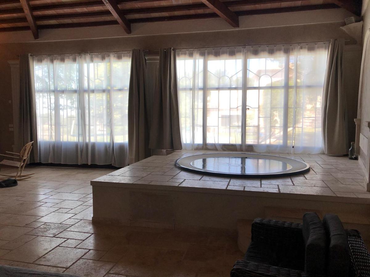 Le Pool House - Private Jacuzzi - Mas Des Sous Bois Hotel Ventabren Luaran gambar