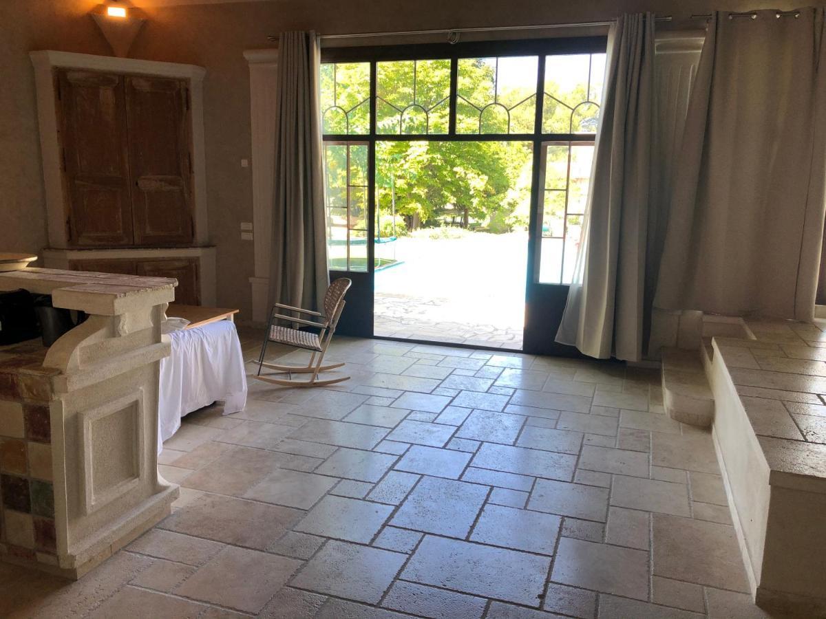 Le Pool House - Private Jacuzzi - Mas Des Sous Bois Hotel Ventabren Luaran gambar