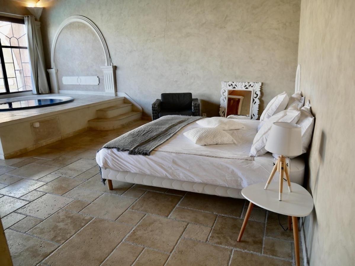 Le Pool House - Private Jacuzzi - Mas Des Sous Bois Hotel Ventabren Luaran gambar